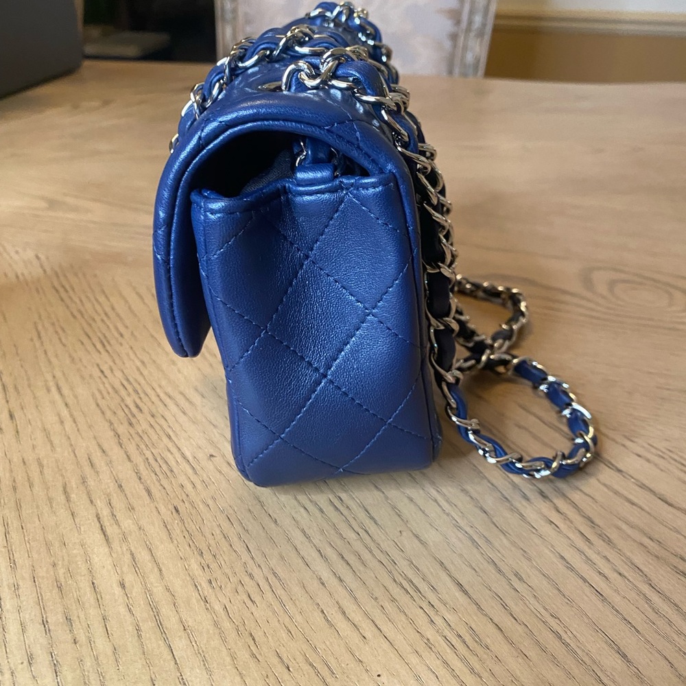 ❤️ Authentic CHANEL Blue Quilted Lambskin rectangular Flap mini - Picture 8 of 11